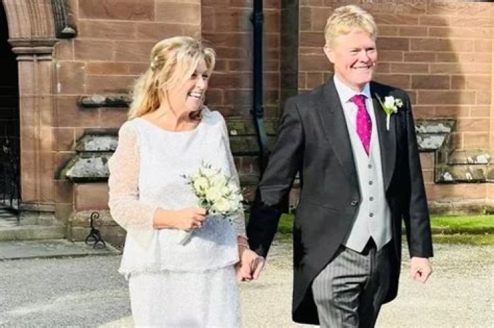 Country Gets Married In Stunning Outdoor Ceremony Country Rebel